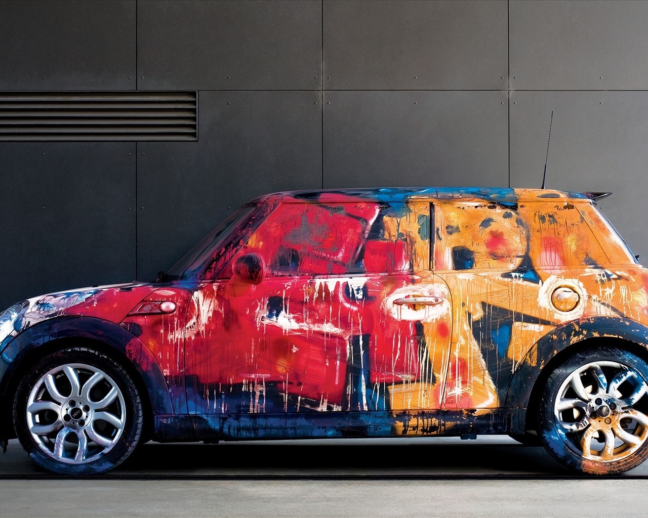 Personalized painted car wallpaper #1 - 1280x1024
