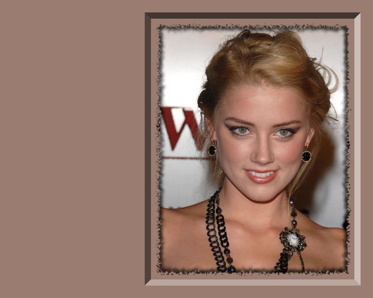 Amber Heard beautiful wallpaper #14 - 1280x1024