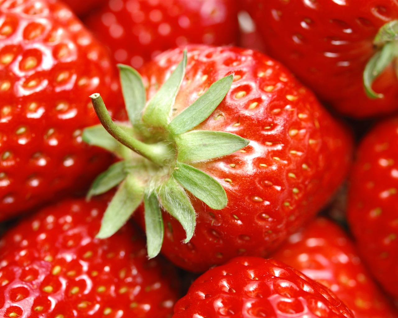 新鲜草莓 高清壁纸1 - 1280x1024