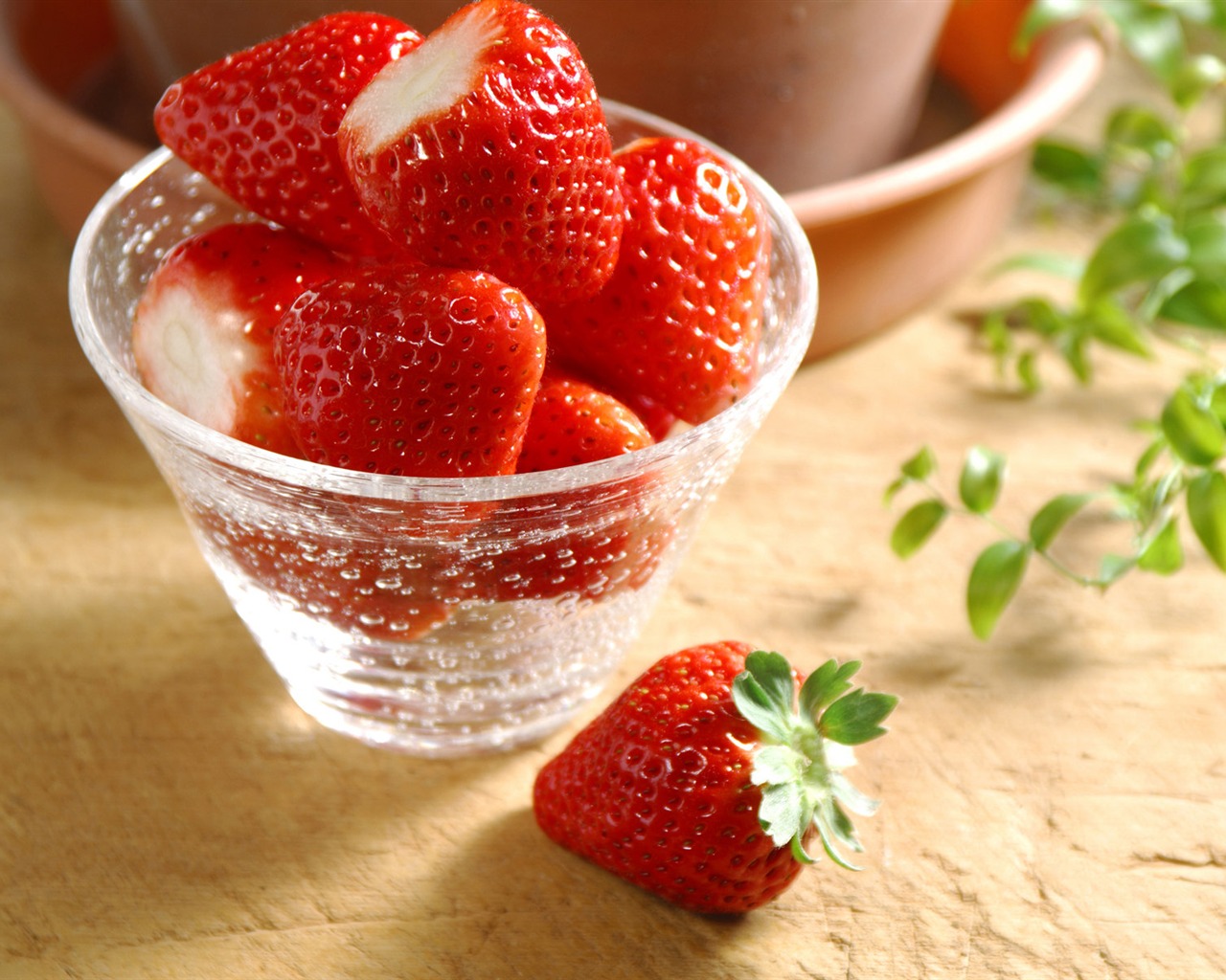 HD wallpaper fresh strawberries #8 - 1280x1024