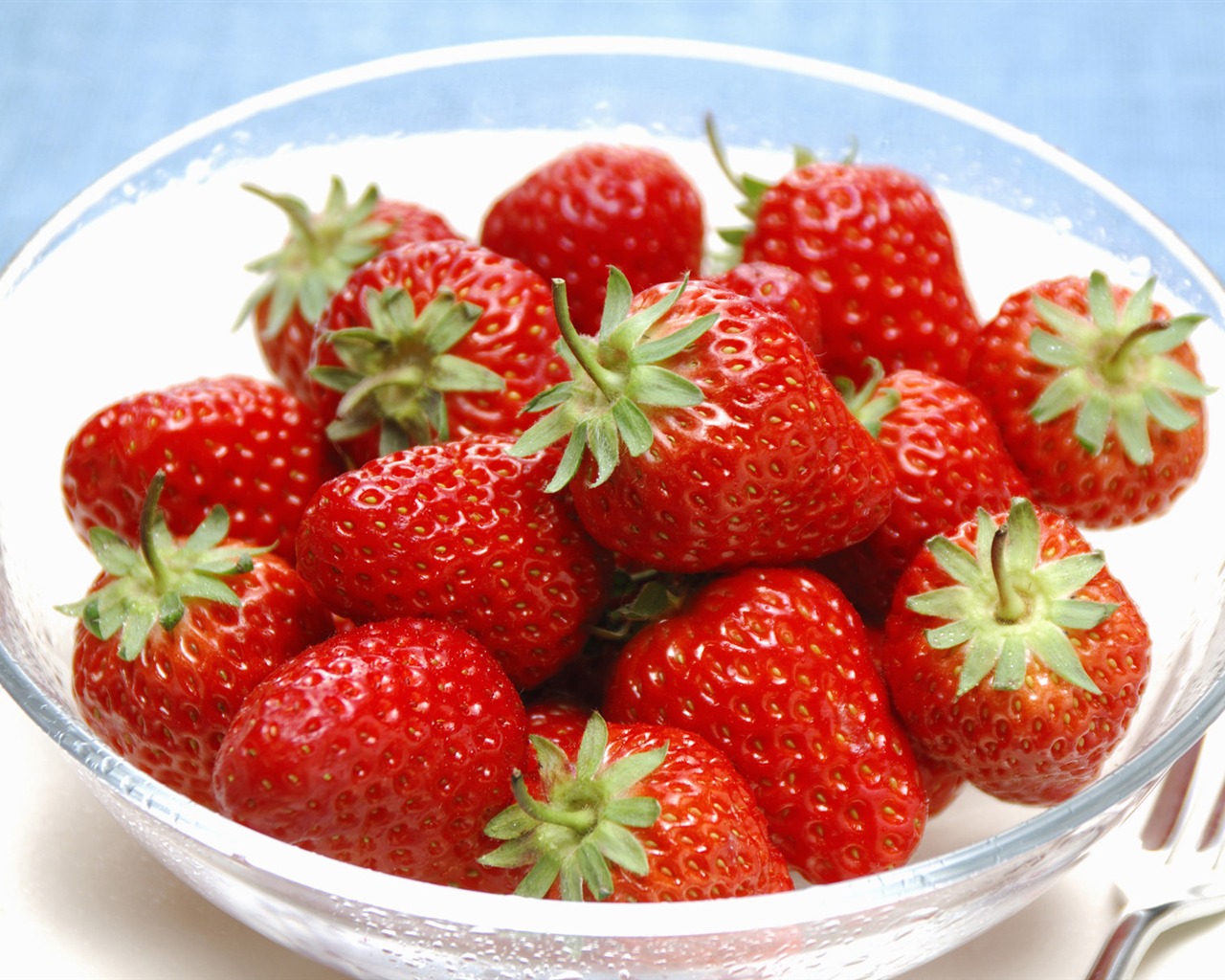 HD wallpaper fresh strawberries #9 - 1280x1024