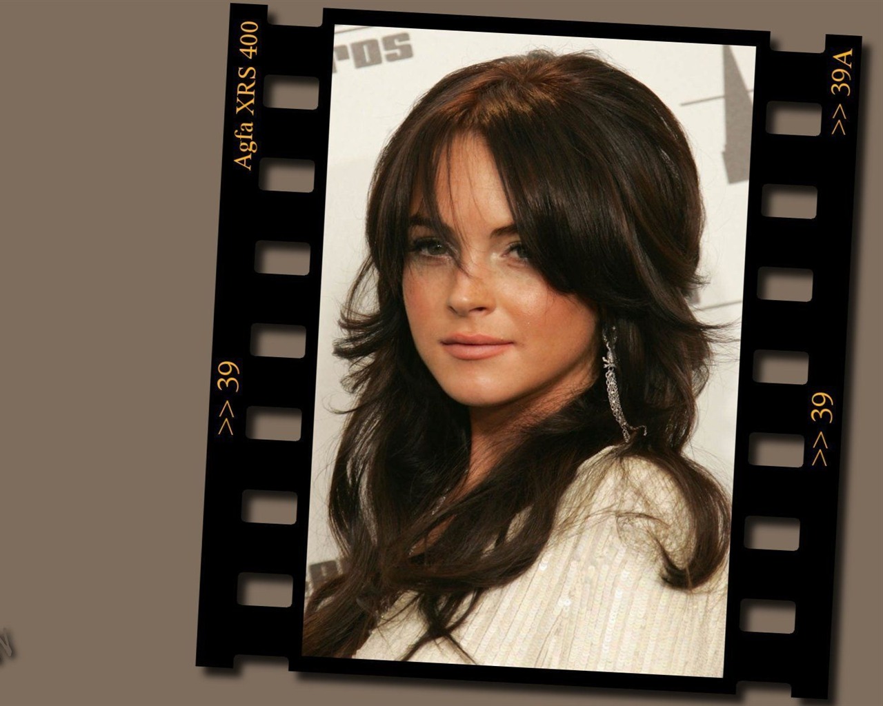 Lindsay Lohan krásná tapeta #5 - 1280x1024