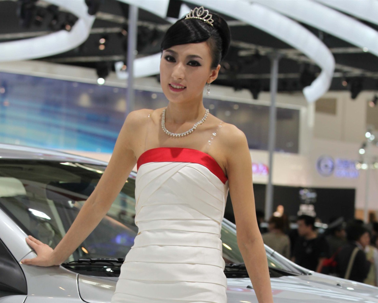 2010 v Pekingu Mezinárodním autosalonu krása (1) (vítr honí mraky práce) #39 - 1280x1024
