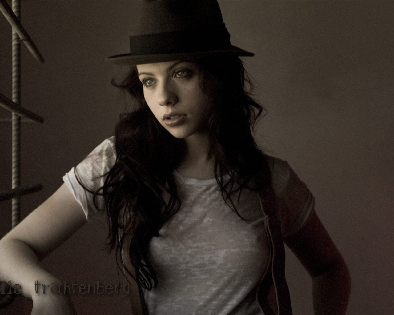 Michelle Trachtenberg krásnou tapetu #7 - 1280x1024