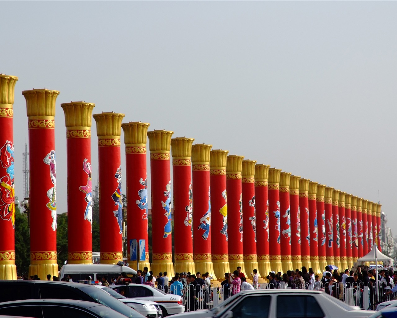 Kostýmy, náměstí Nebeského klidu (prutu práce) #6 - 1280x1024