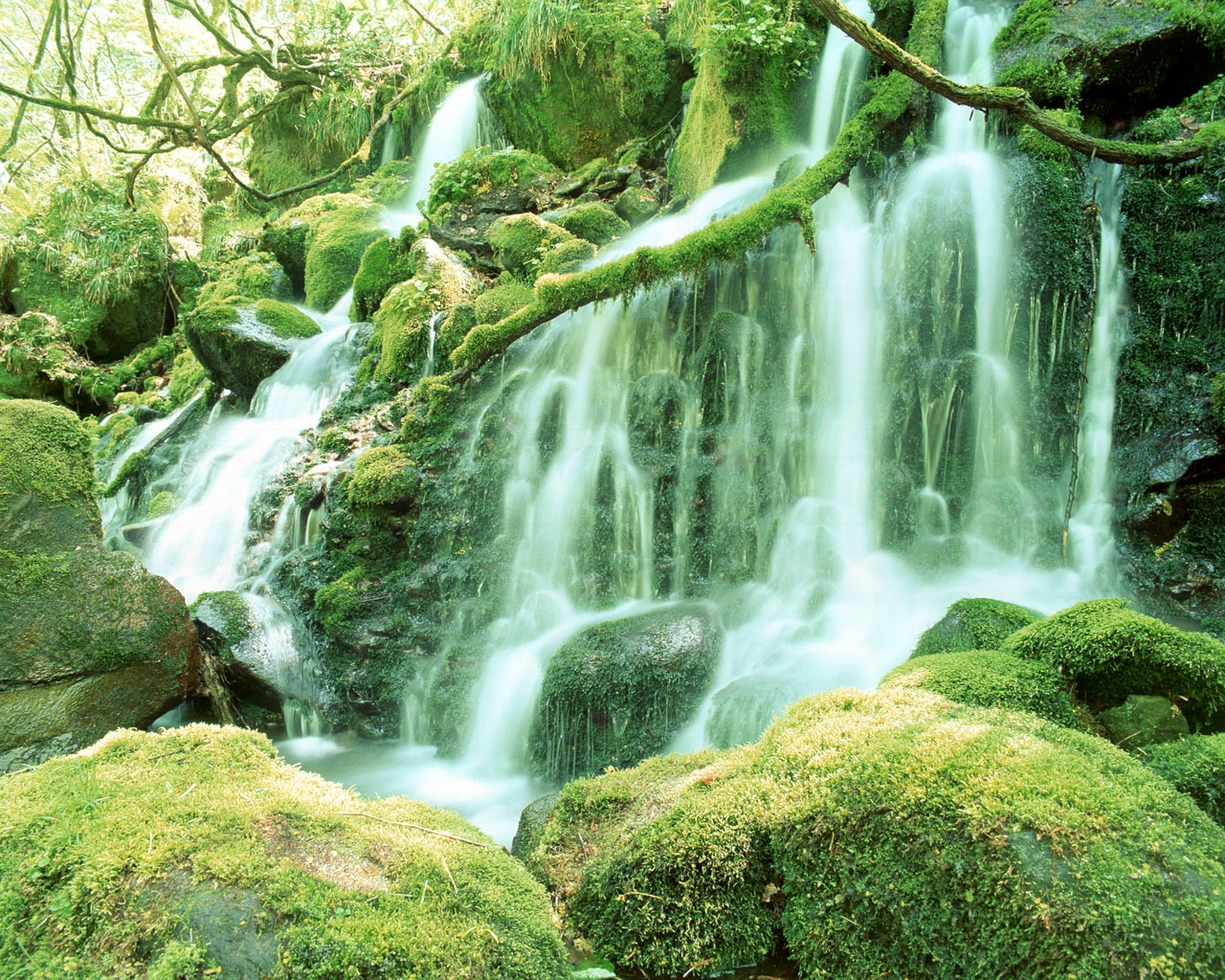 Waterfall streams wallpaper (1) #6 - 1280x1024