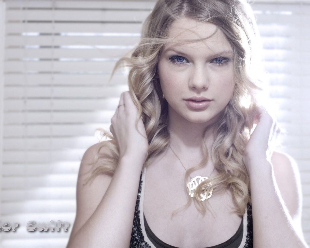 Taylor Swift beautiful wallpaper #35 - 1280x1024