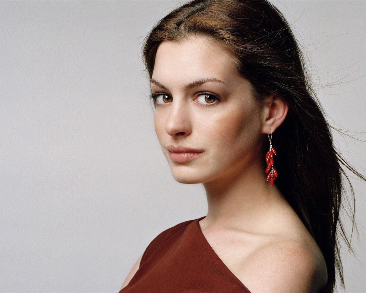 Anne Hathaway beautiful wallpaper (2) #18 - 1280x1024