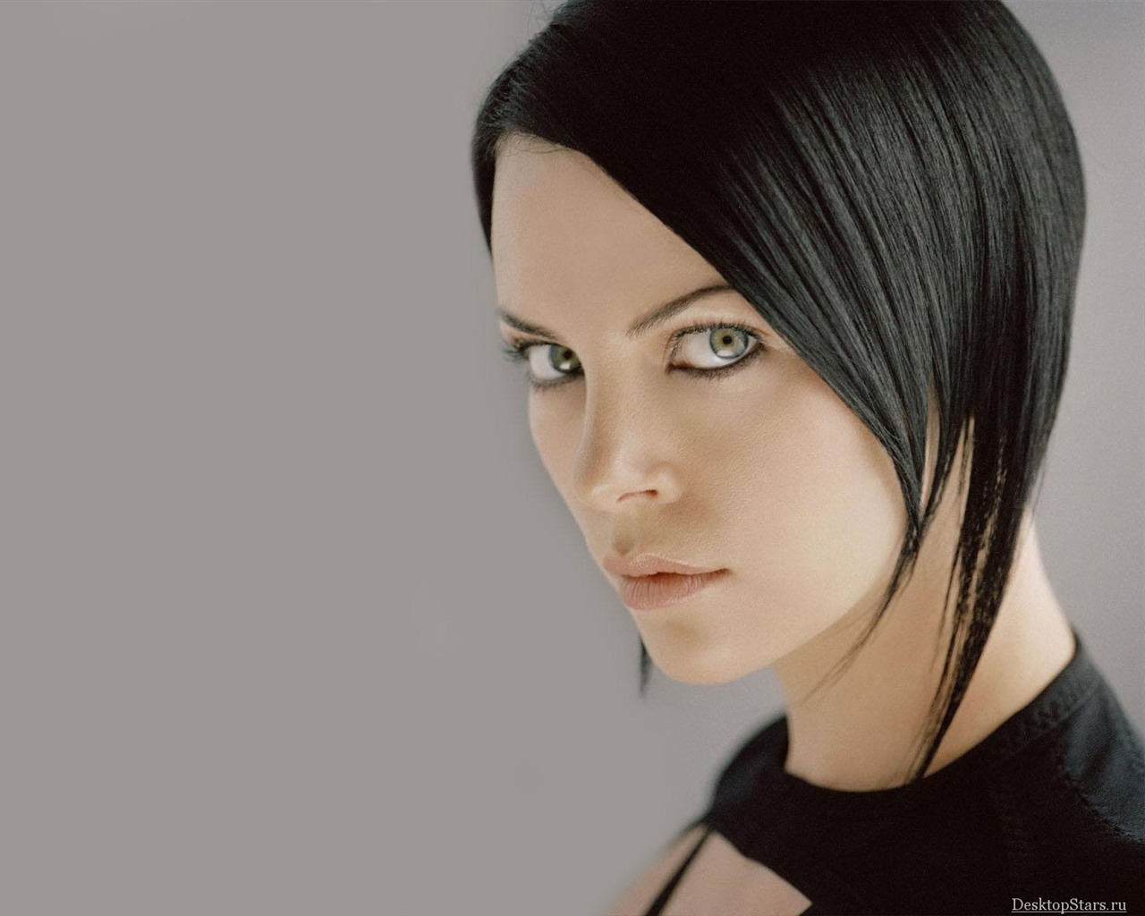 Charlize Theron beautiful wallpaper (2) #22 - 1280x1024
