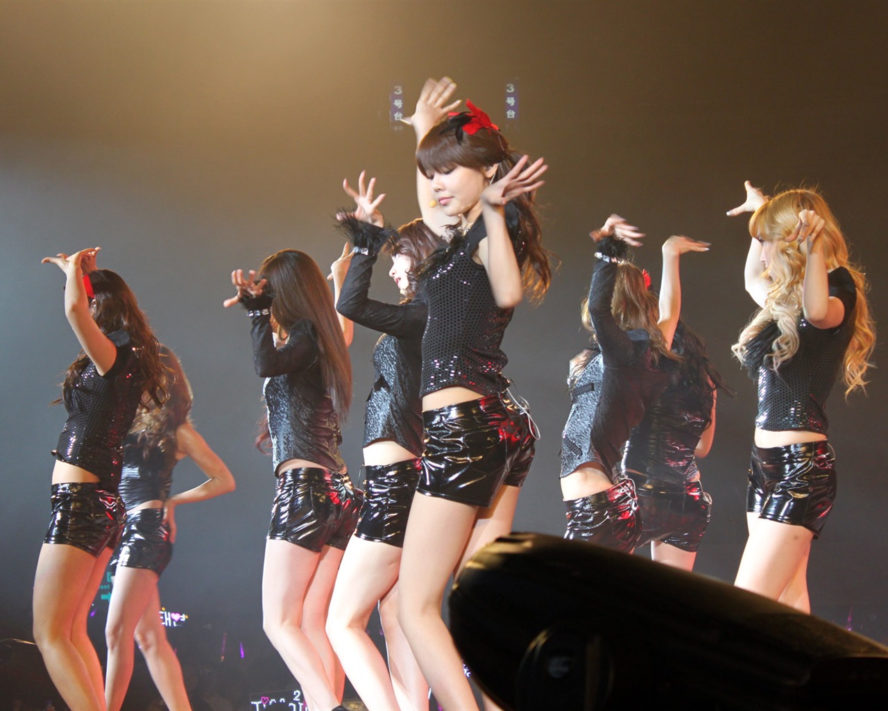 Girls Generation concert wallpaper (1) #9 - 1280x1024