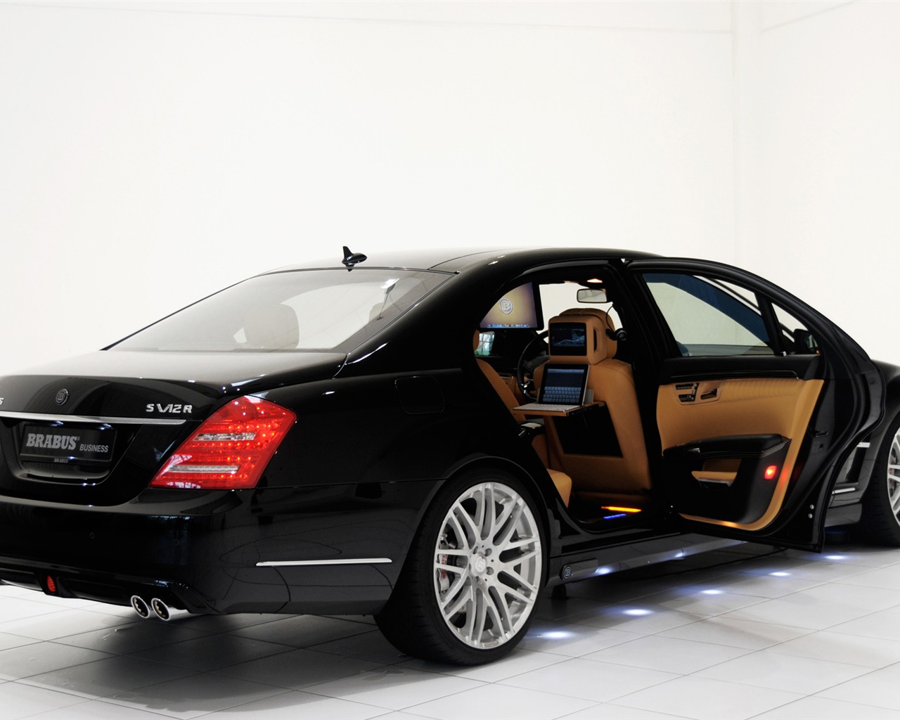 Brabus iBusiness Mercedes-Benz S-třída w221 - 2010 HD wallpaper #6 - 1280x1024