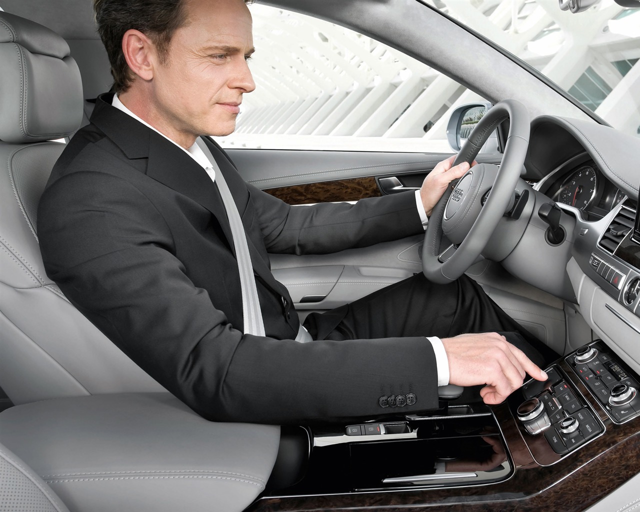Audi A8 L 3,0 TFSI Quattro - 2010 HD tapetu #22 - 1280x1024