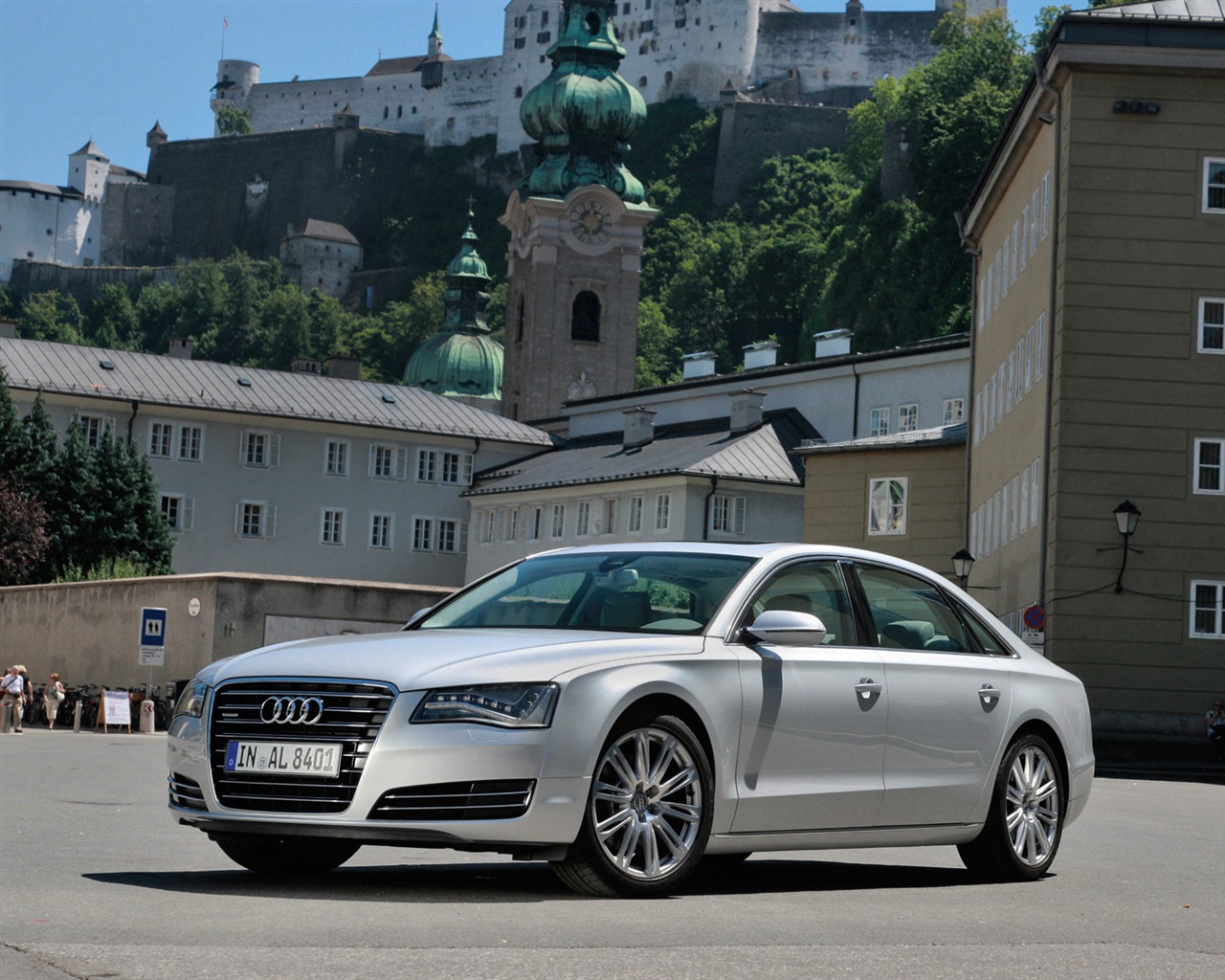 Audi A8 L 3.0 TFSI Quattro - 2010 HD wallpaper #33 - 1280x1024