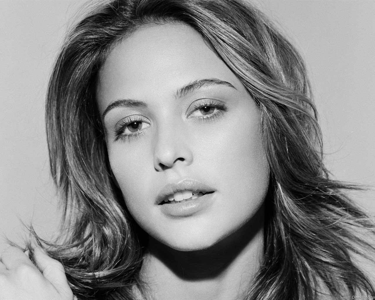 Josie Maran beautiful wallpaper #6 - 1280x1024