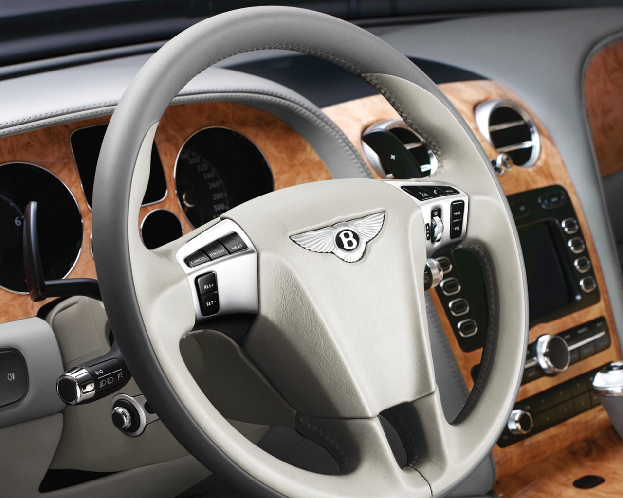 Bentley Continental GTC Speed - 2010 HD wallpaper #17 - 1280x1024