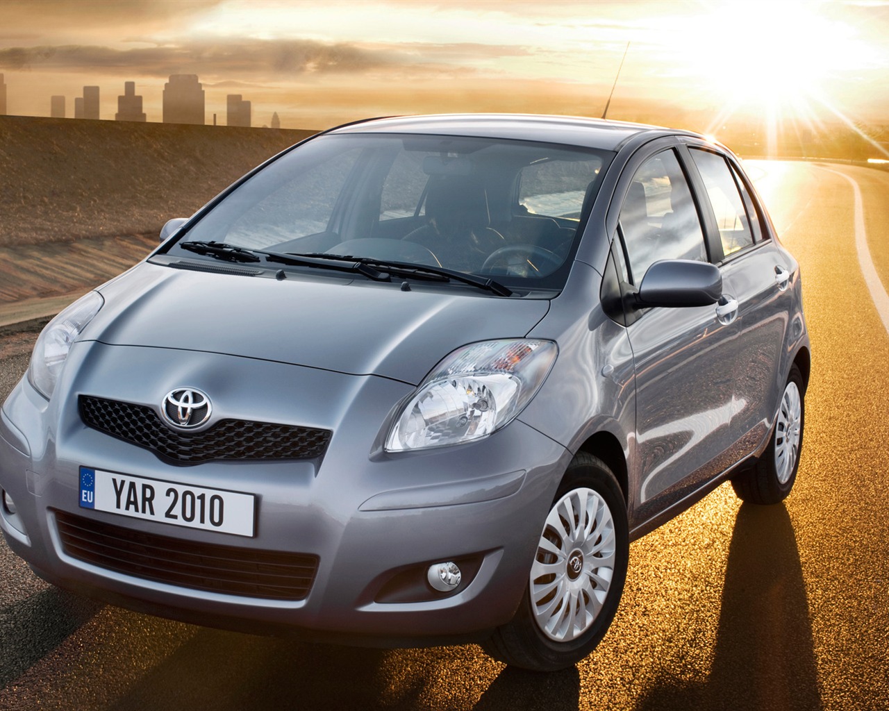 Toyota Yaris - 2010 HD tapetu #3 - 1280x1024