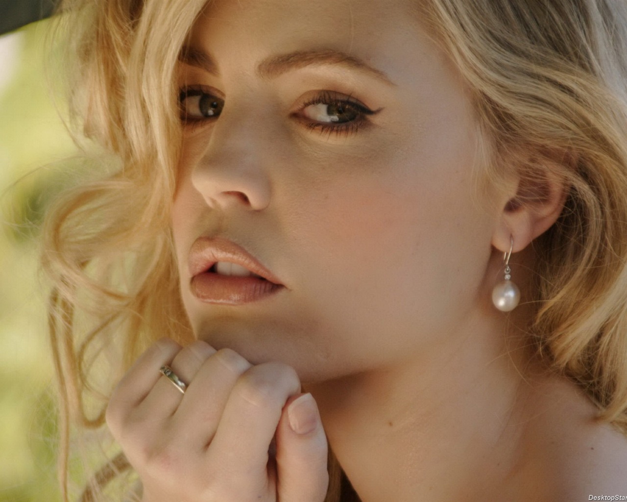Melissa George beautiful wallpaper #9 - 1280x1024