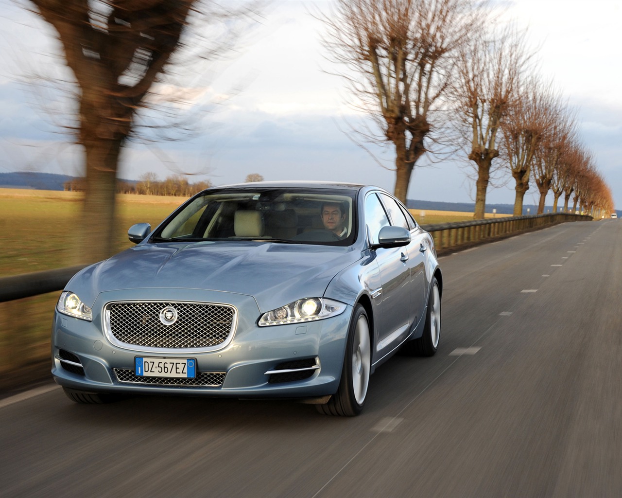 Jaguar XJL - 2010 HD tapetu #10 - 1280x1024