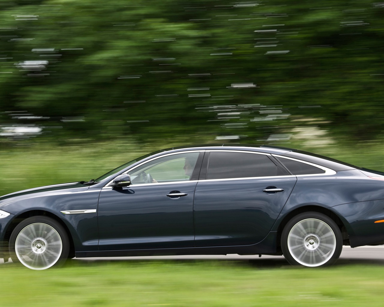 Jaguar XJL - 2010 HD wallpaper #19 - 1280x1024