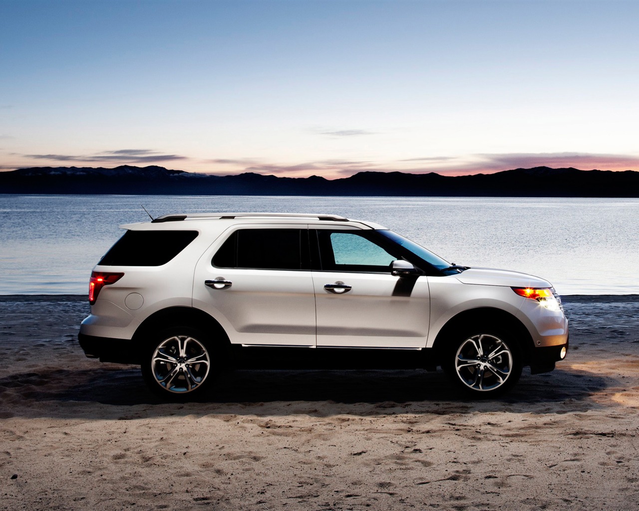Ford Explorer Limited - 2011 HD wallpaper #1 - 1280x1024