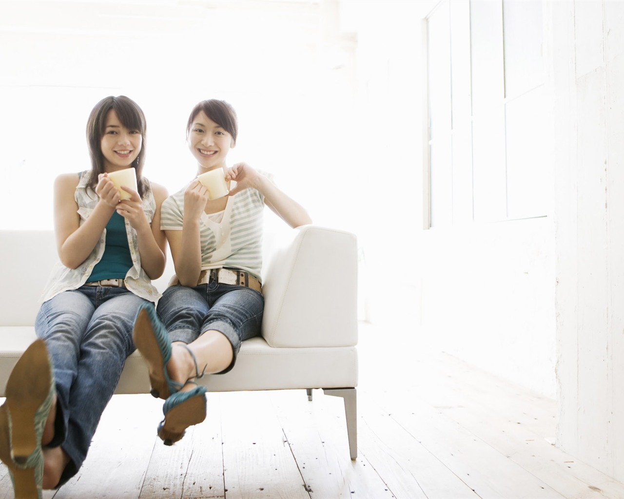 Lives of women HD wallpaper (4) #8 - 1280x1024