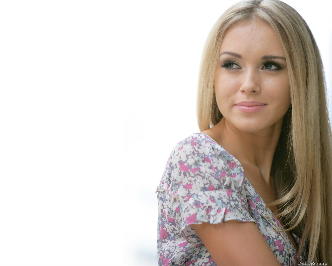 Ksenia Sukhinova beautiful wallpaper #5 - 1280x1024