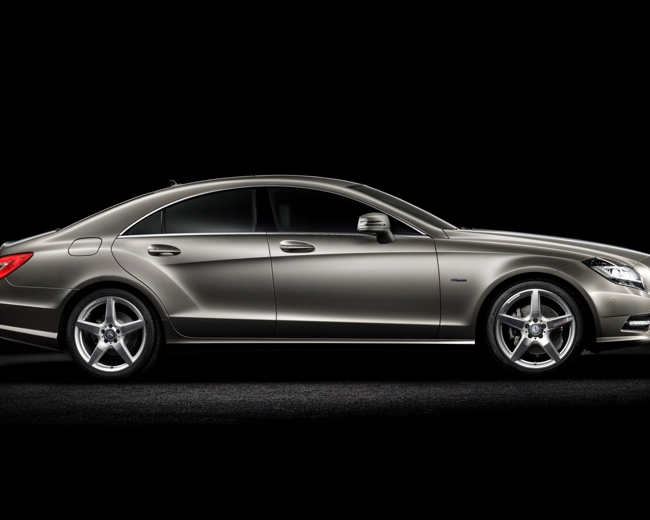 Mercedes-Benz Classe CLS - 2010 fonds d'écran HD #1 - 1280x1024