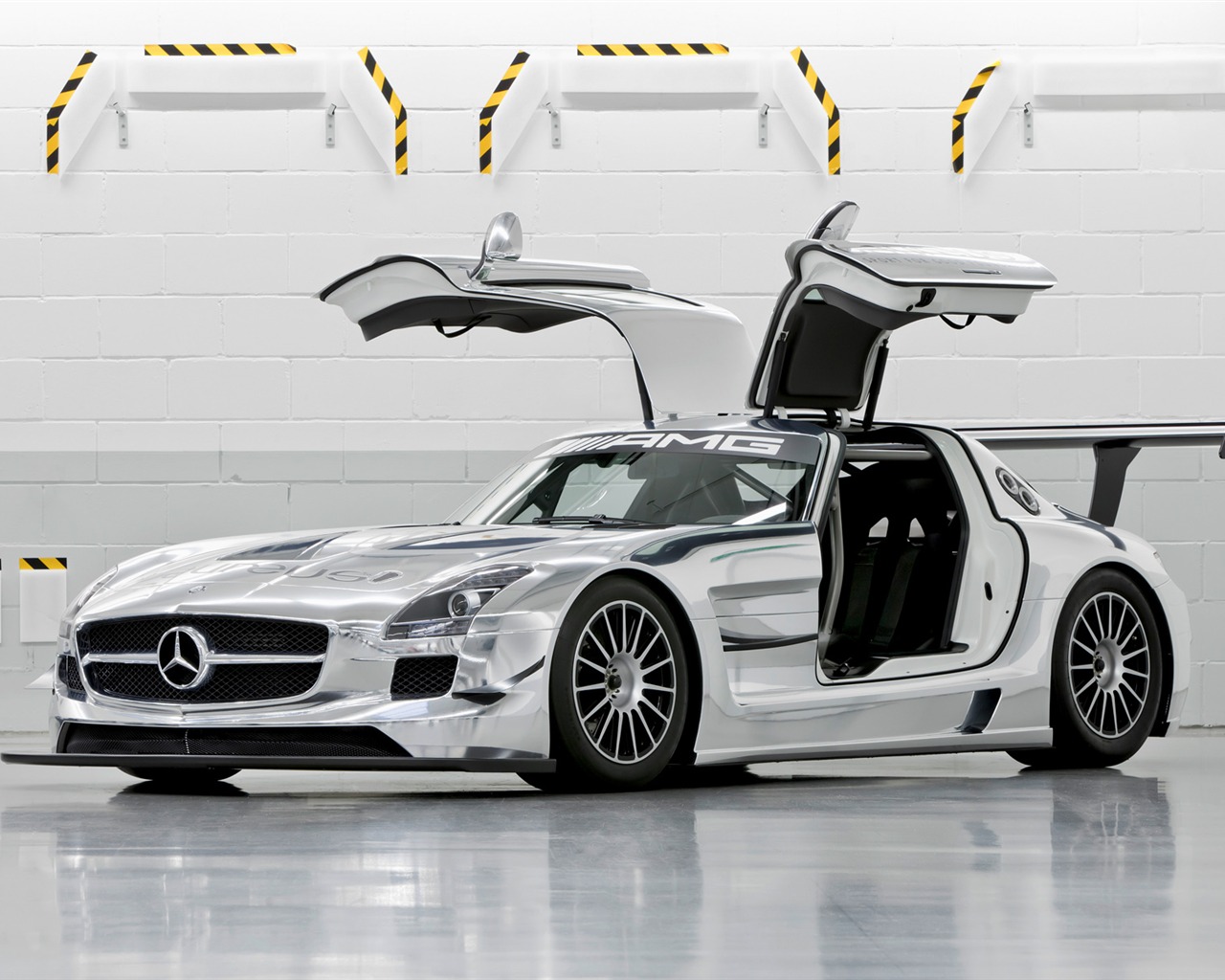 Mercedes-Benz SLS AMG GT3 - 2010 奔驰1 - 1280x1024