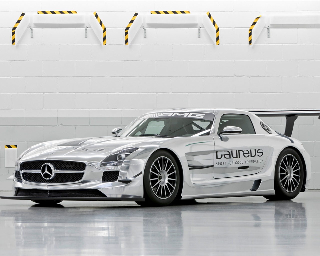 Mercedes-Benz SLS AMG GT3 - 2010 奔驰2 - 1280x1024