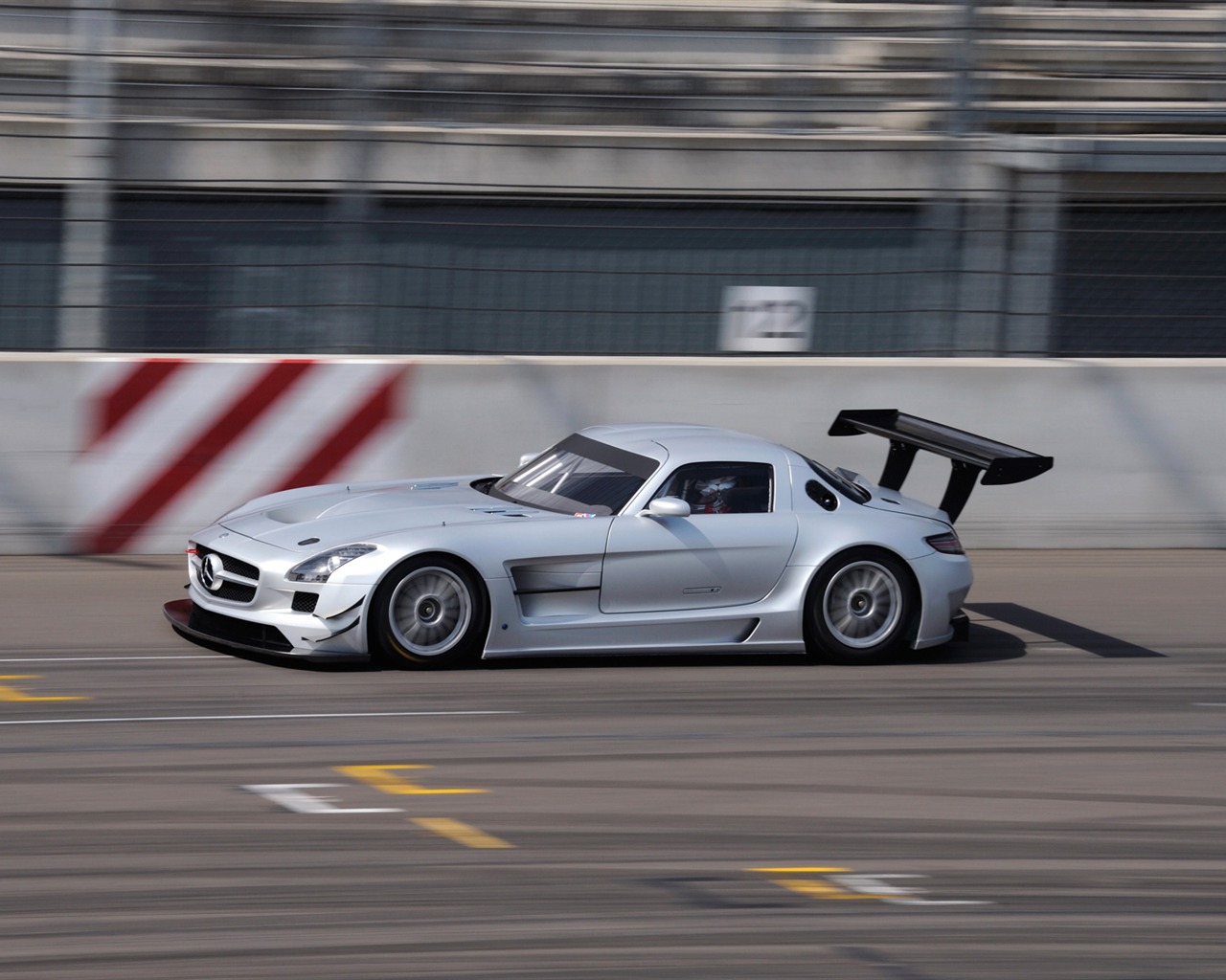 Mercedes-Benz SLS AMG GT3 - 2010 HD wallpaper #13 - 1280x1024