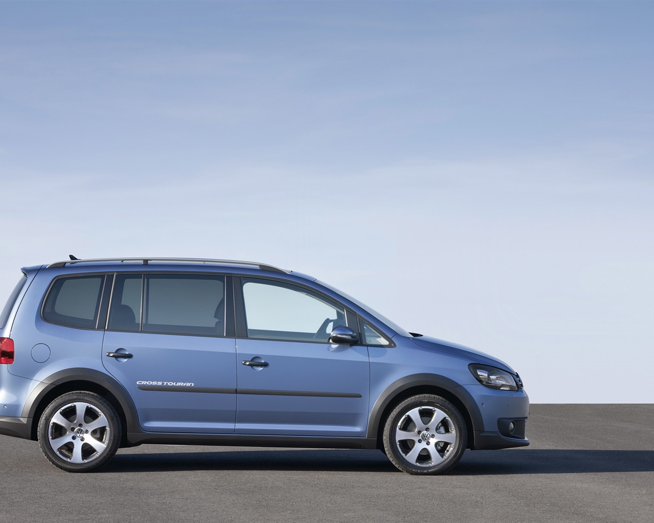 Volkswagen CrossTouran - 2010 HD wallpaper #10 - 1280x1024