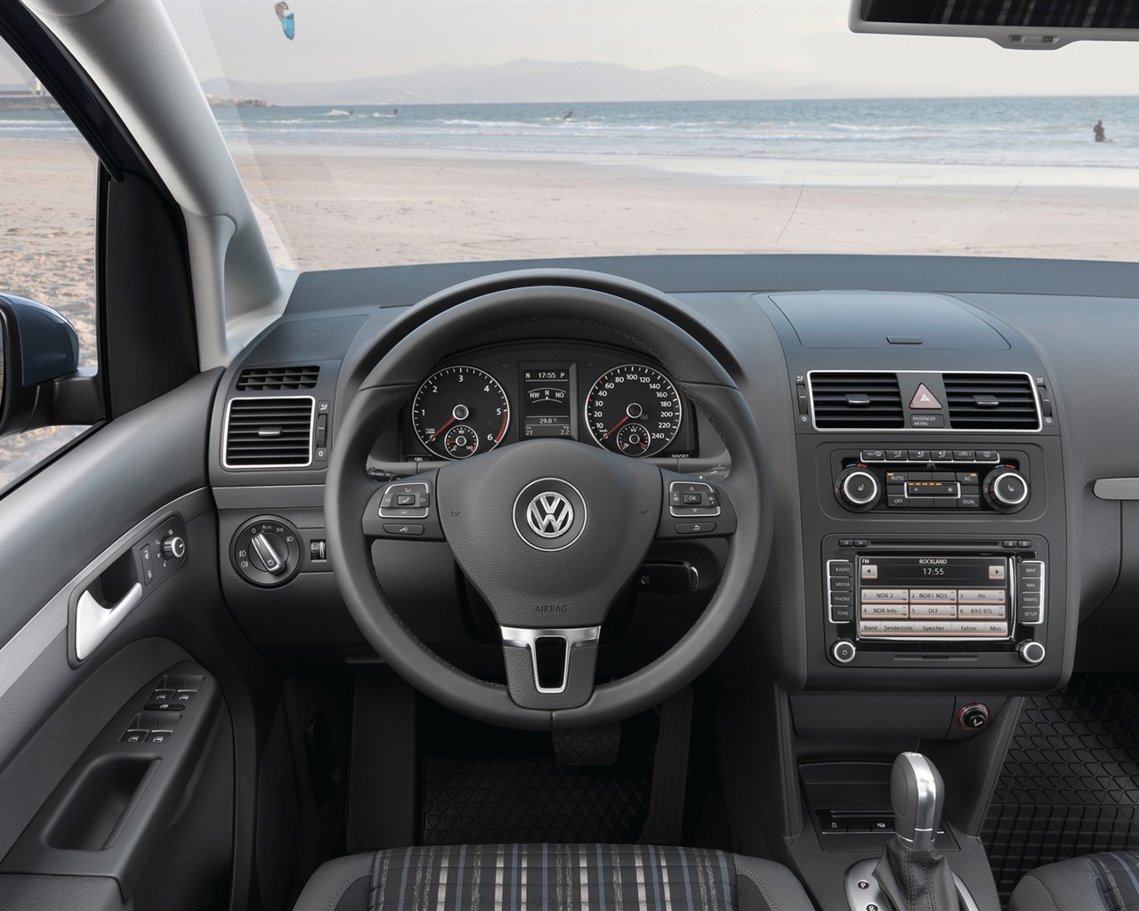 Volkswagen CrossTouran - 2010 HD wallpaper #14 - 1280x1024