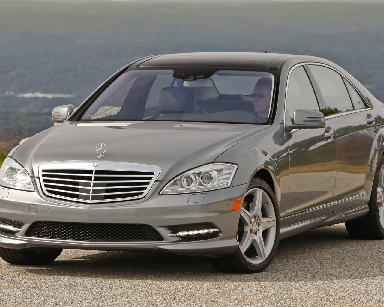 Mercedes-Benz S550 - 2010 HD wallpaper #3 - 1280x1024