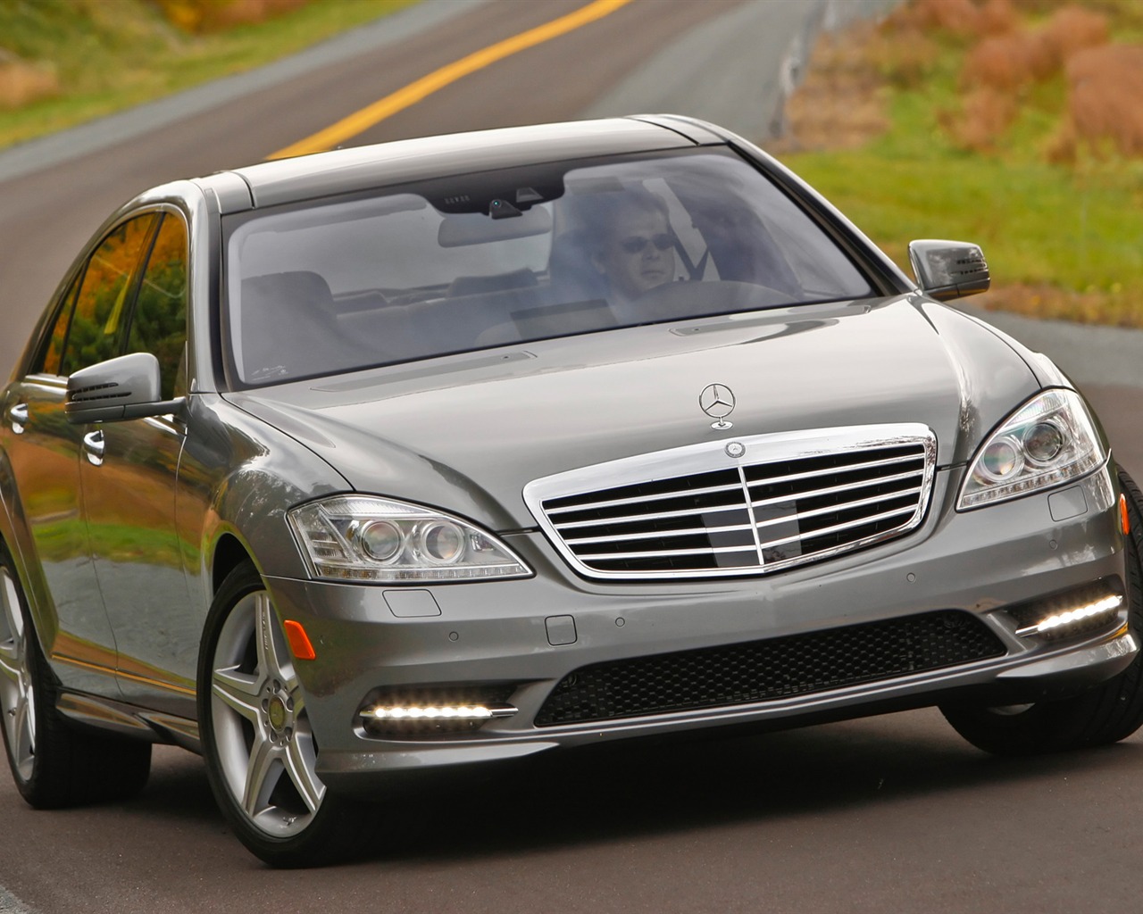 Mercedes-Benz S550 - 2010 HD wallpaper #5 - 1280x1024