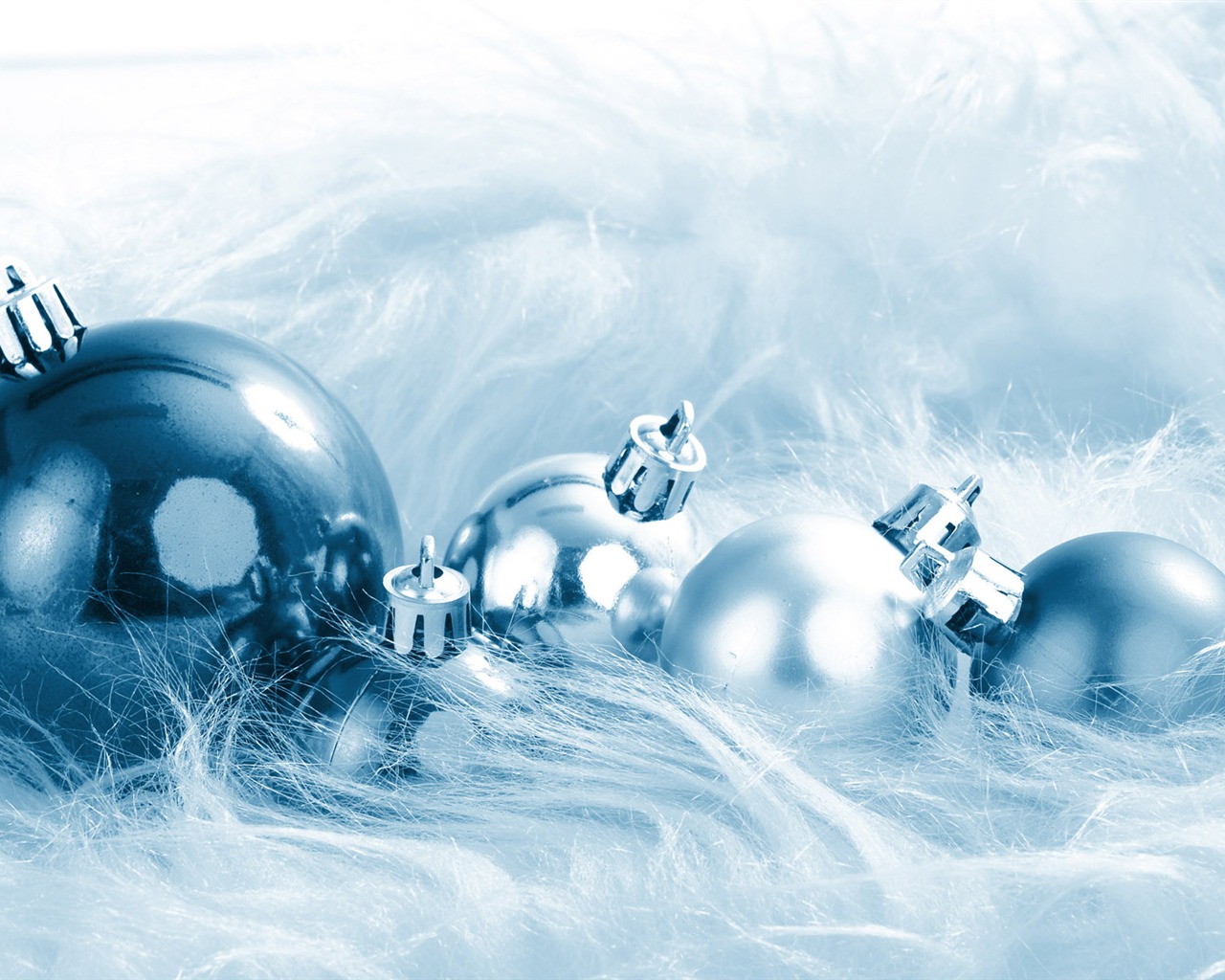 Christmas balls wallpaper (1) #9 - 1280x1024