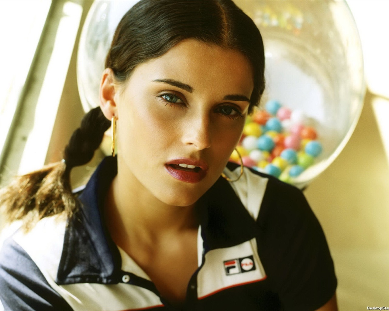 Nelly Furtado tapety krásná #12 - 1280x1024