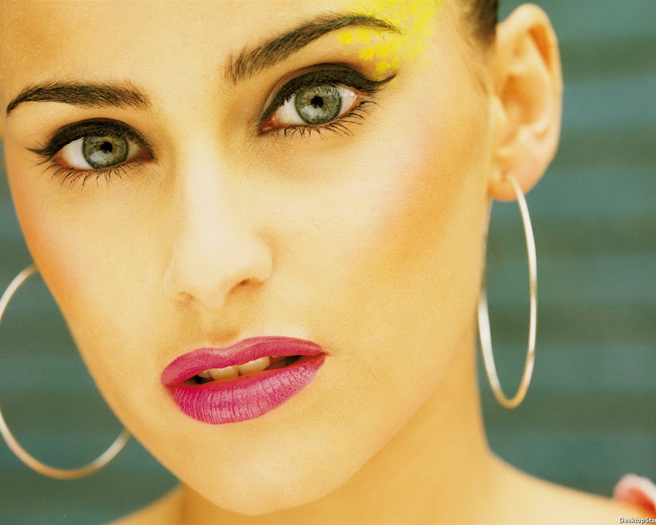 Nelly Furtado beautiful wallpaper #14 - 1280x1024