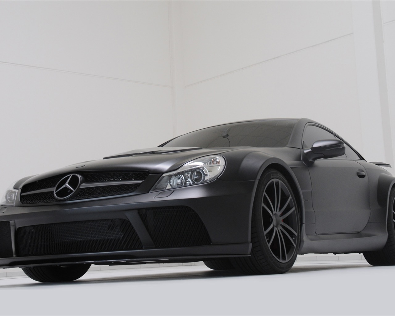 Brabus T65 RS Vanish - 2010 HD wallpaper #4 - 1280x1024