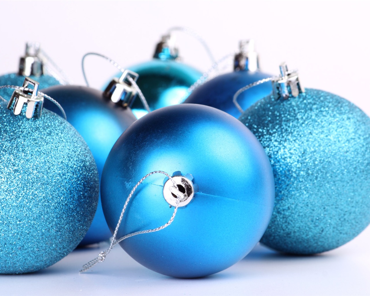 Christmas balls wallpaper (3) #6 - 1280x1024