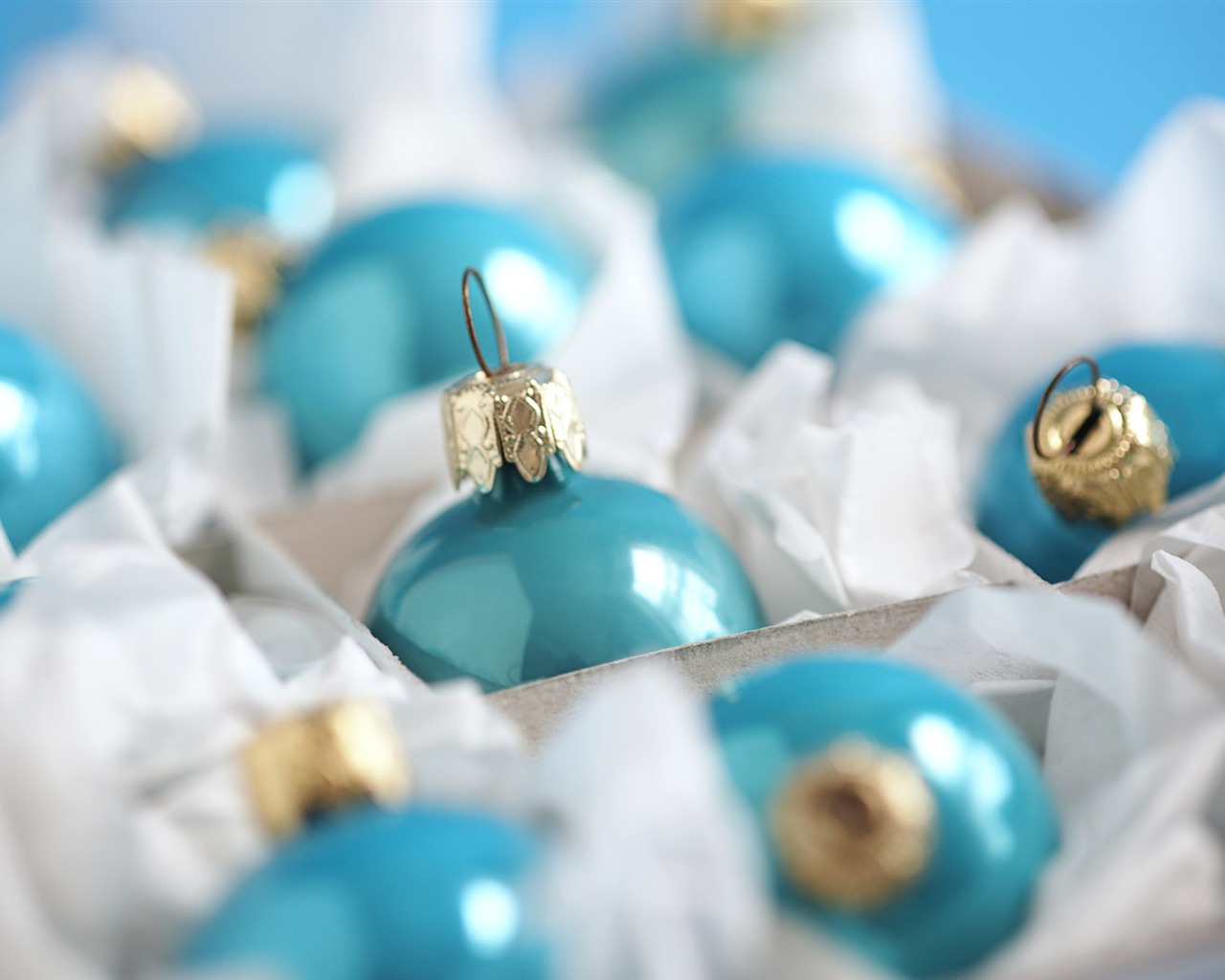 Christmas balls wallpaper (3) #12 - 1280x1024