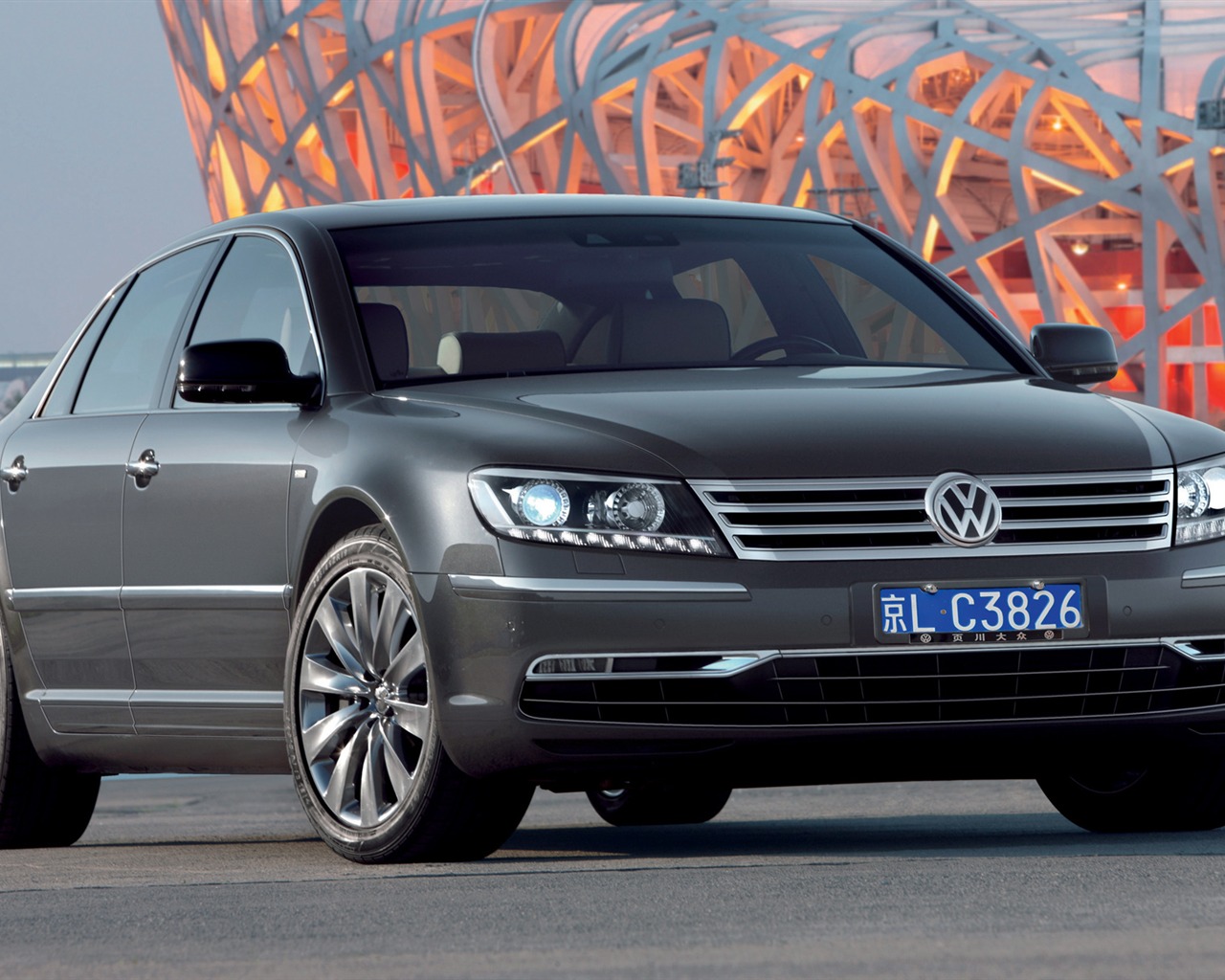 Volkswagen Phaeton W12 dlouhý rozvor - 2010 HD tapetu #4 - 1280x1024