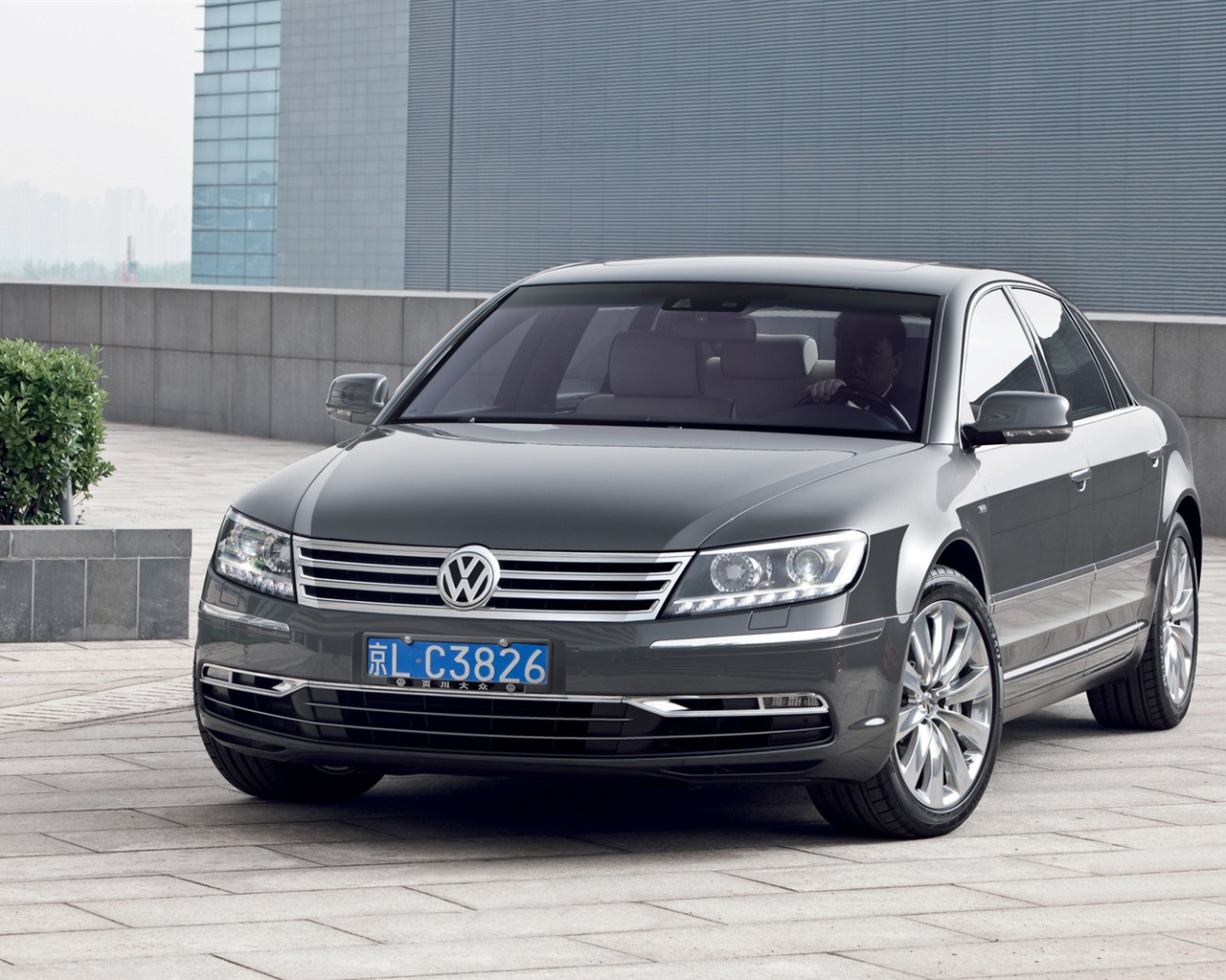 Volkswagen Phaeton W12 dlouhý rozvor - 2010 HD tapetu #7 - 1280x1024