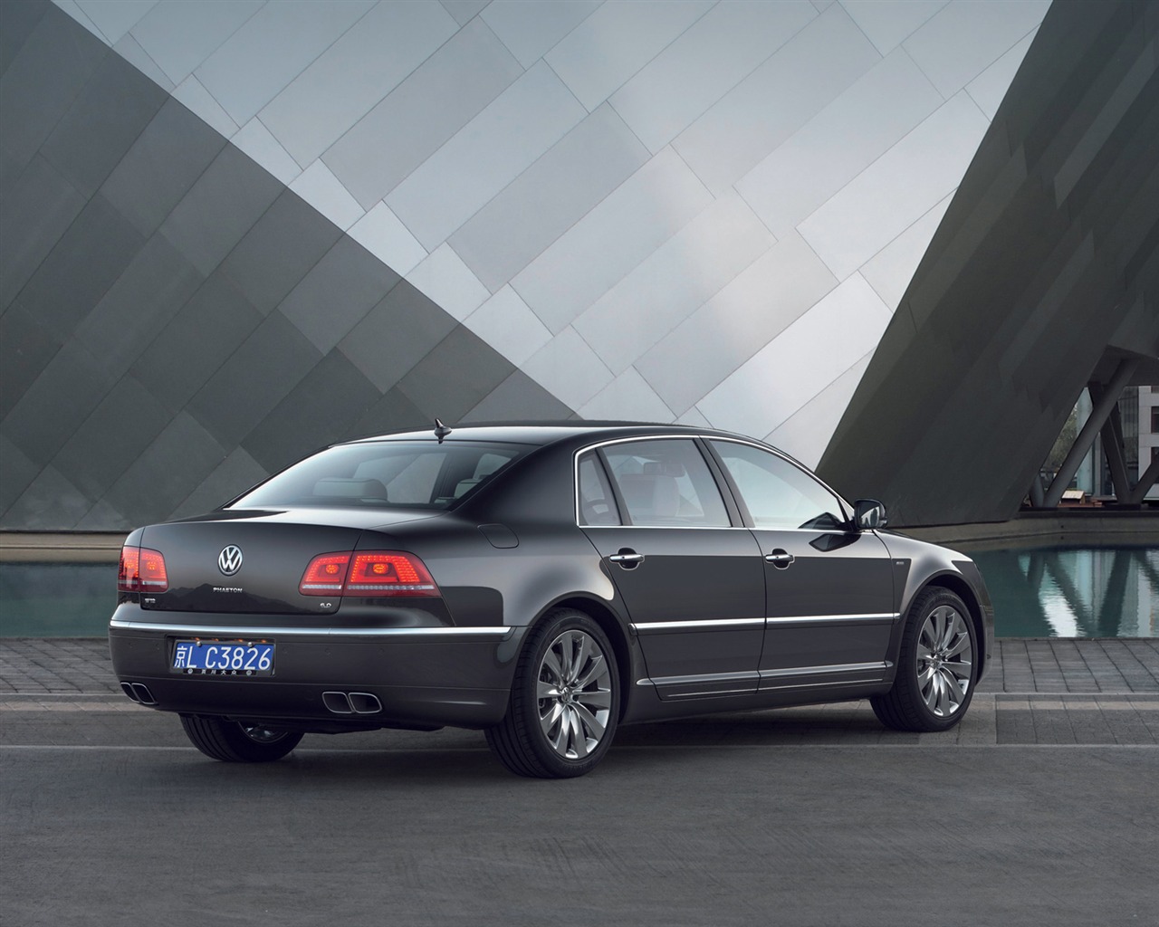 Volkswagen Phaeton W12 dlouhý rozvor - 2010 HD tapetu #12 - 1280x1024