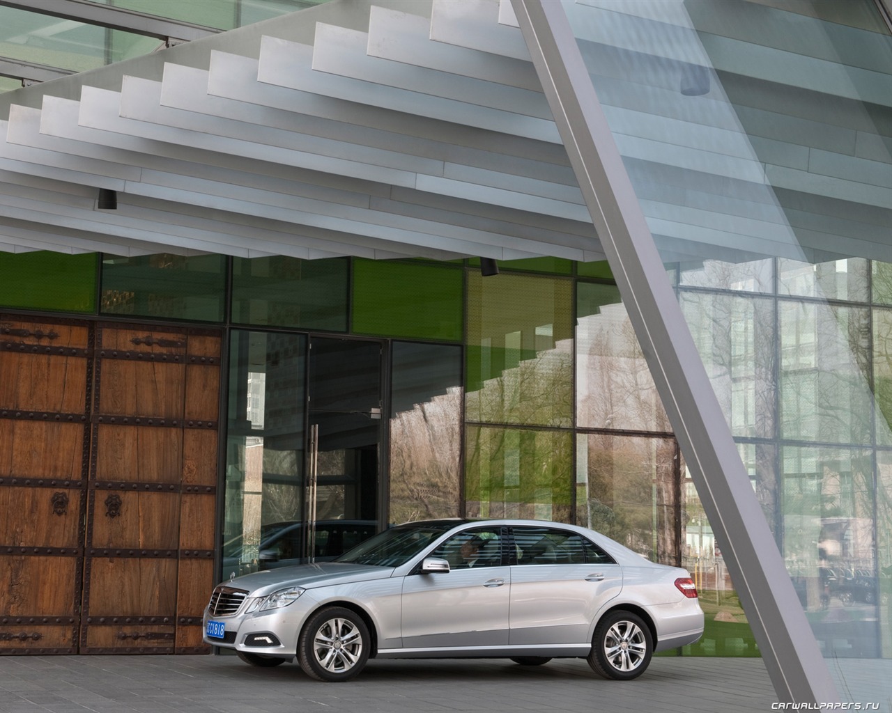 Mercedes-Benz E-Class Long Version - 2010 奔馳 #5 - 1280x1024