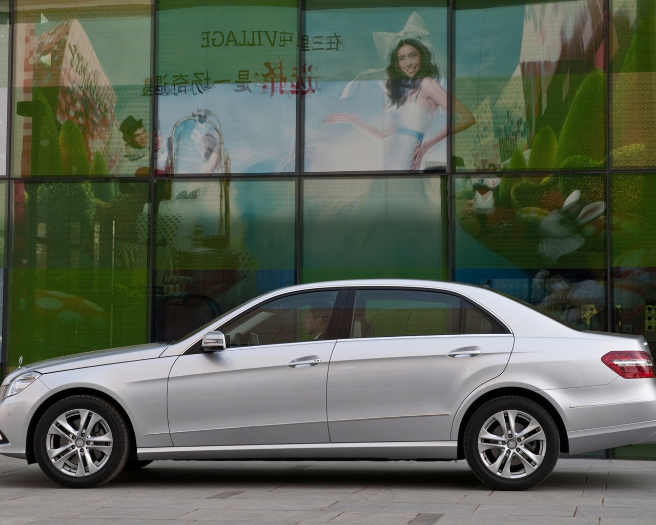 Mercedes-Benz E-Class Long Version - 2010 奔驰6 - 1280x1024