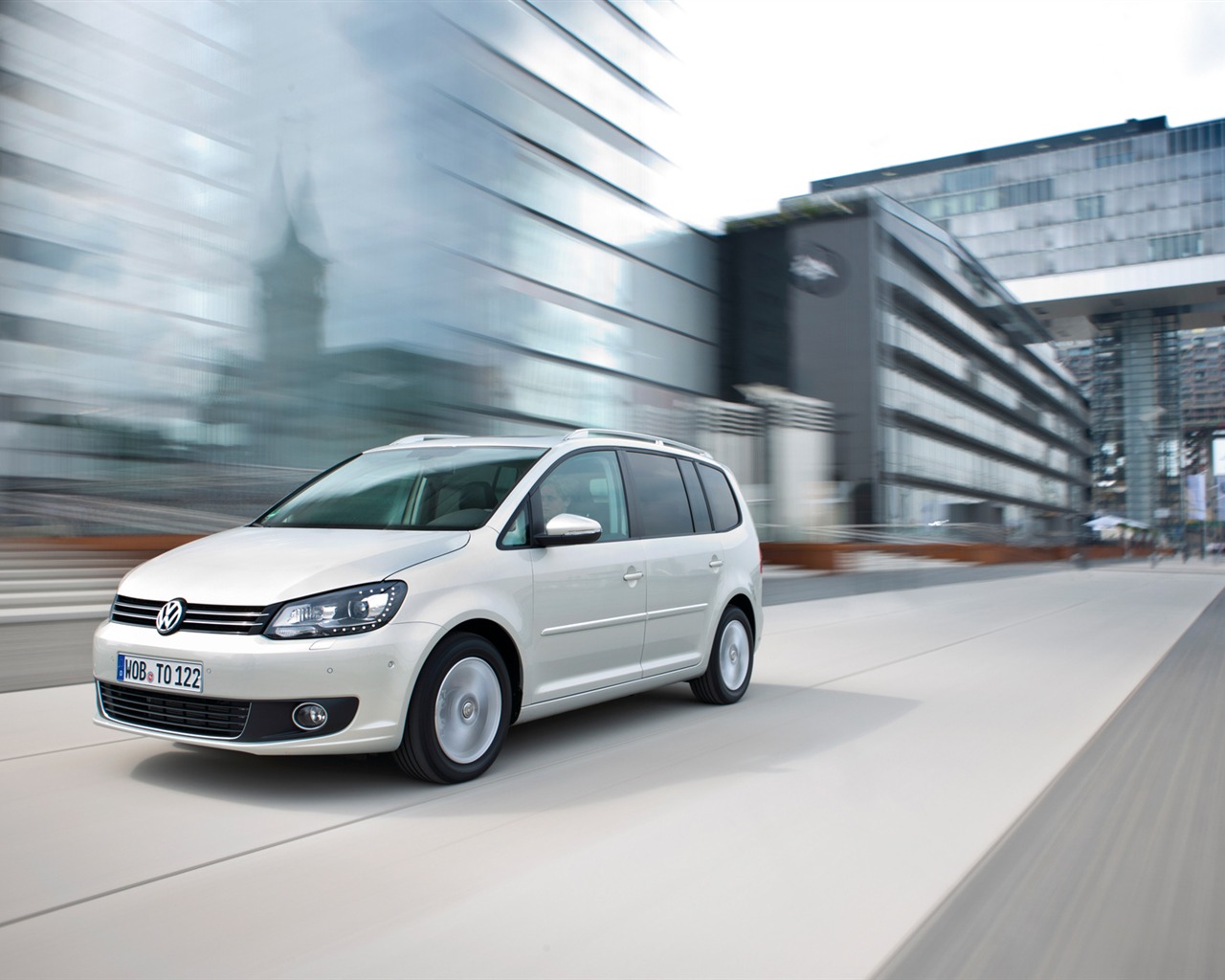 Volkswagen Touran TDI - 2010 HD tapetu #2 - 1280x1024