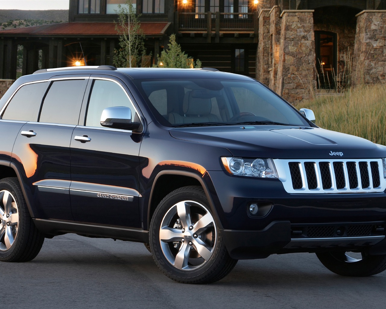 Jeep Grand Cherokee - 2011 HD tapetu #1 - 1280x1024