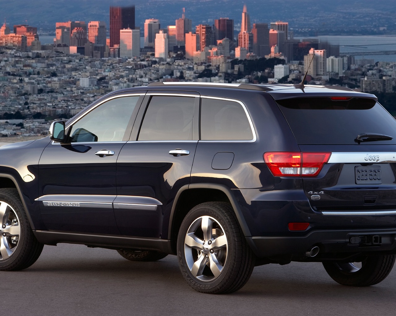 Jeep Grand Cherokee - 2011 HD tapetu #2 - 1280x1024