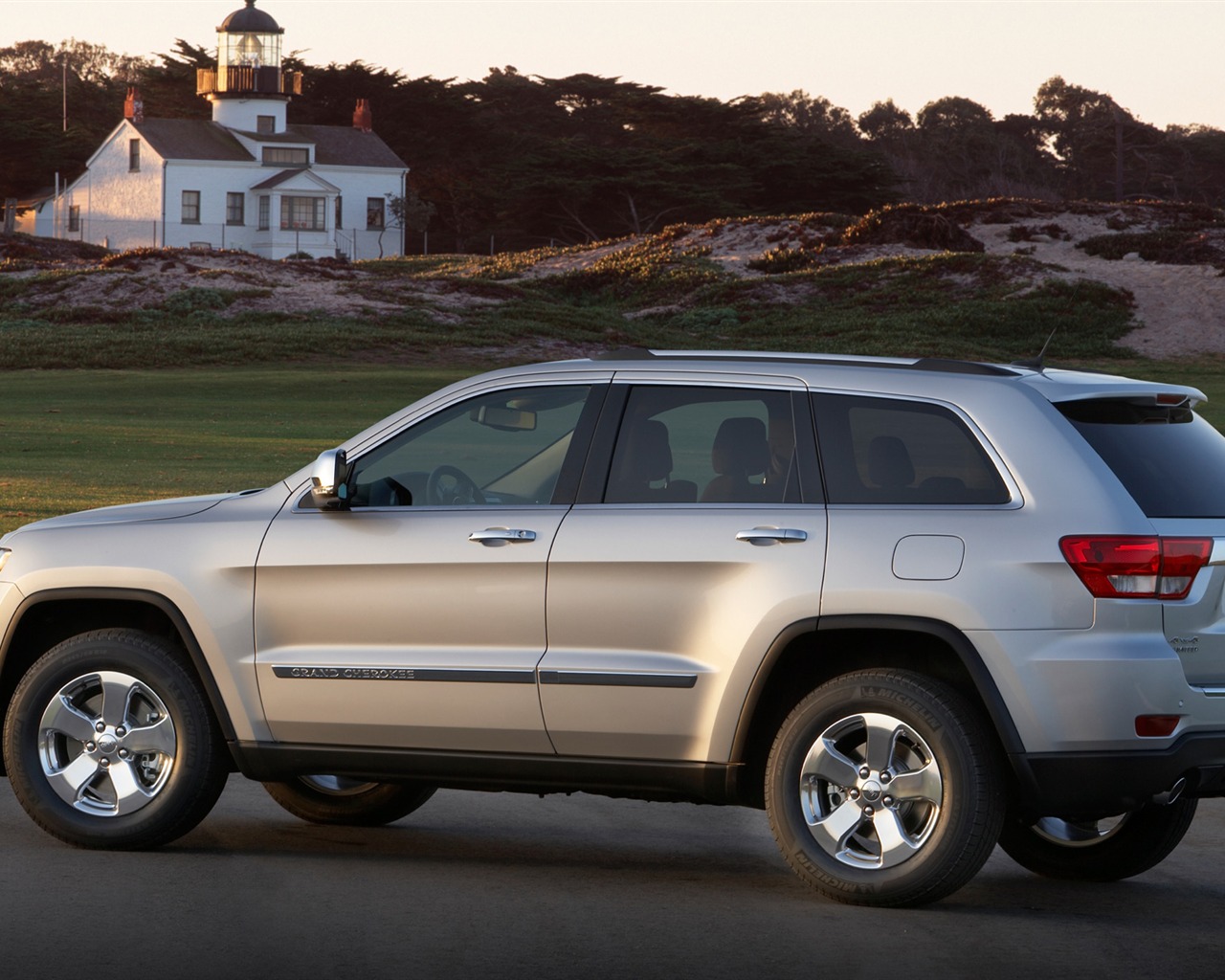 Jeep Grand Cherokee - 2011 HD tapetu #4 - 1280x1024