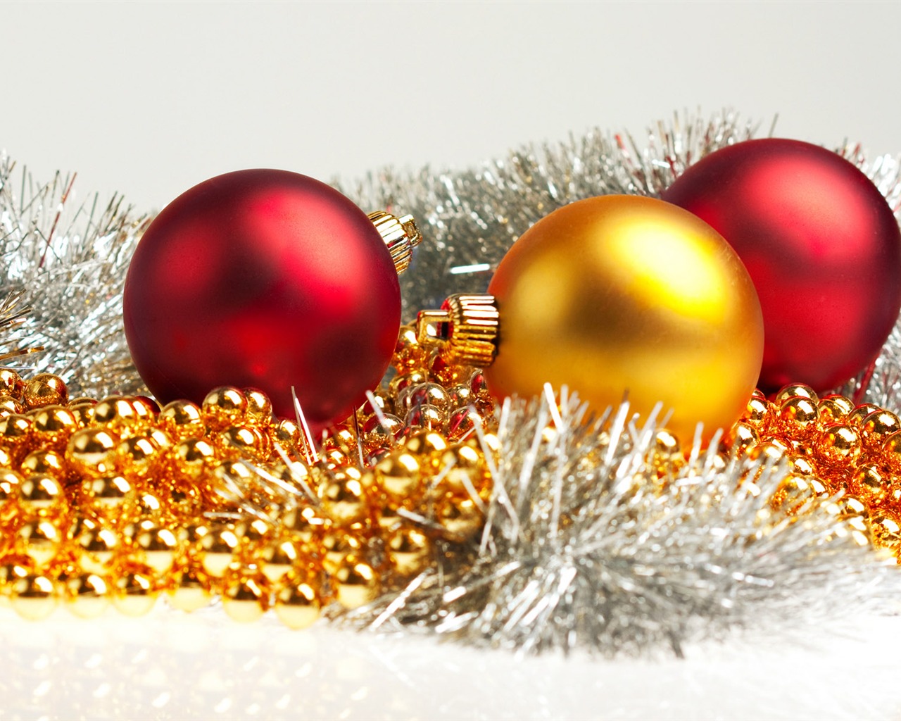 Christmas balls wallpaper (6) #20 - 1280x1024